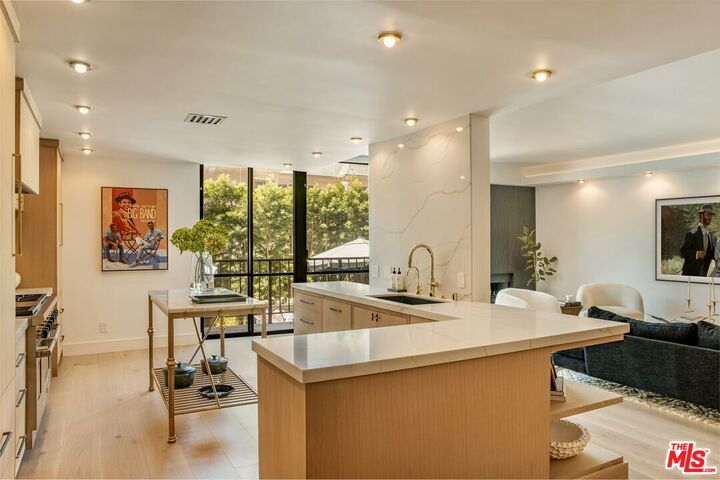 Property Photo: 211 S Spalding Dr CA 90212