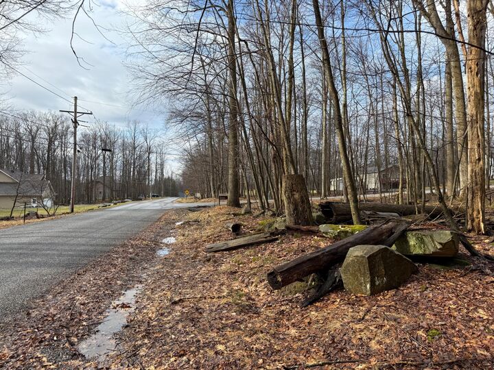 Property Photo:  17 Six Shillings Rd  PA 15801 