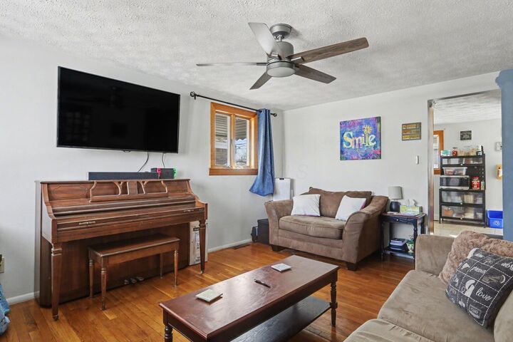 Property Photo:  3977 Sexton Drive  OH 43228 