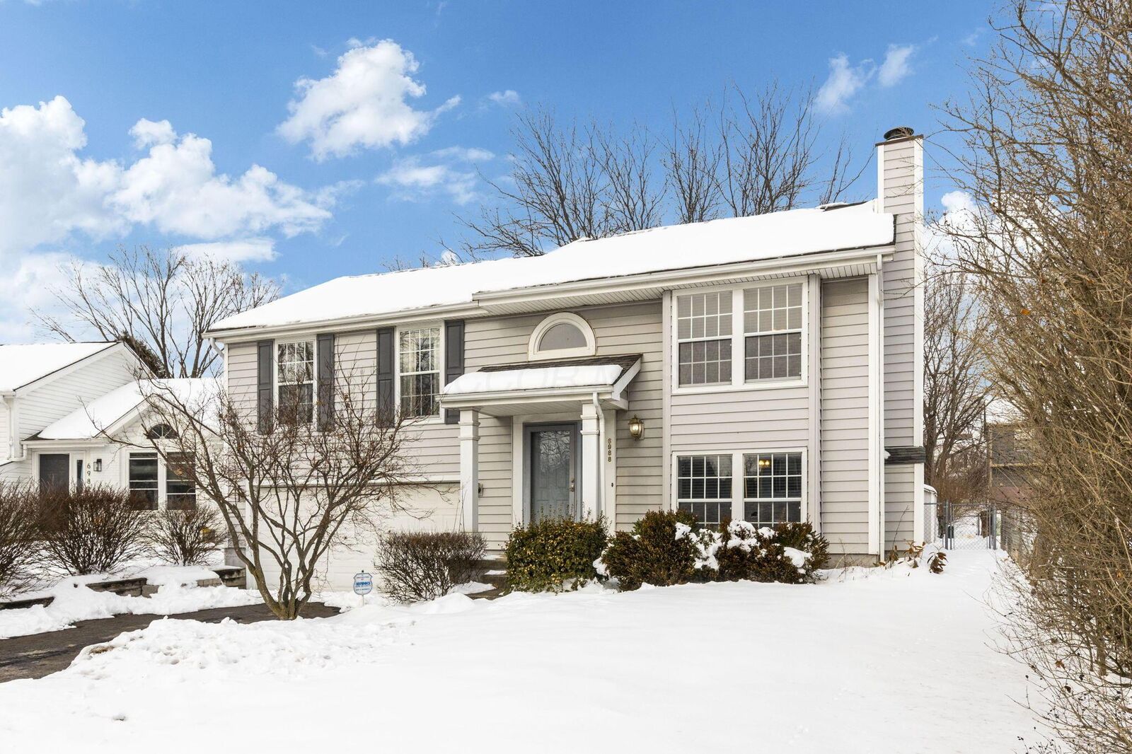 Property Photo:  6988 Endsleigh Drive  OH 43068 