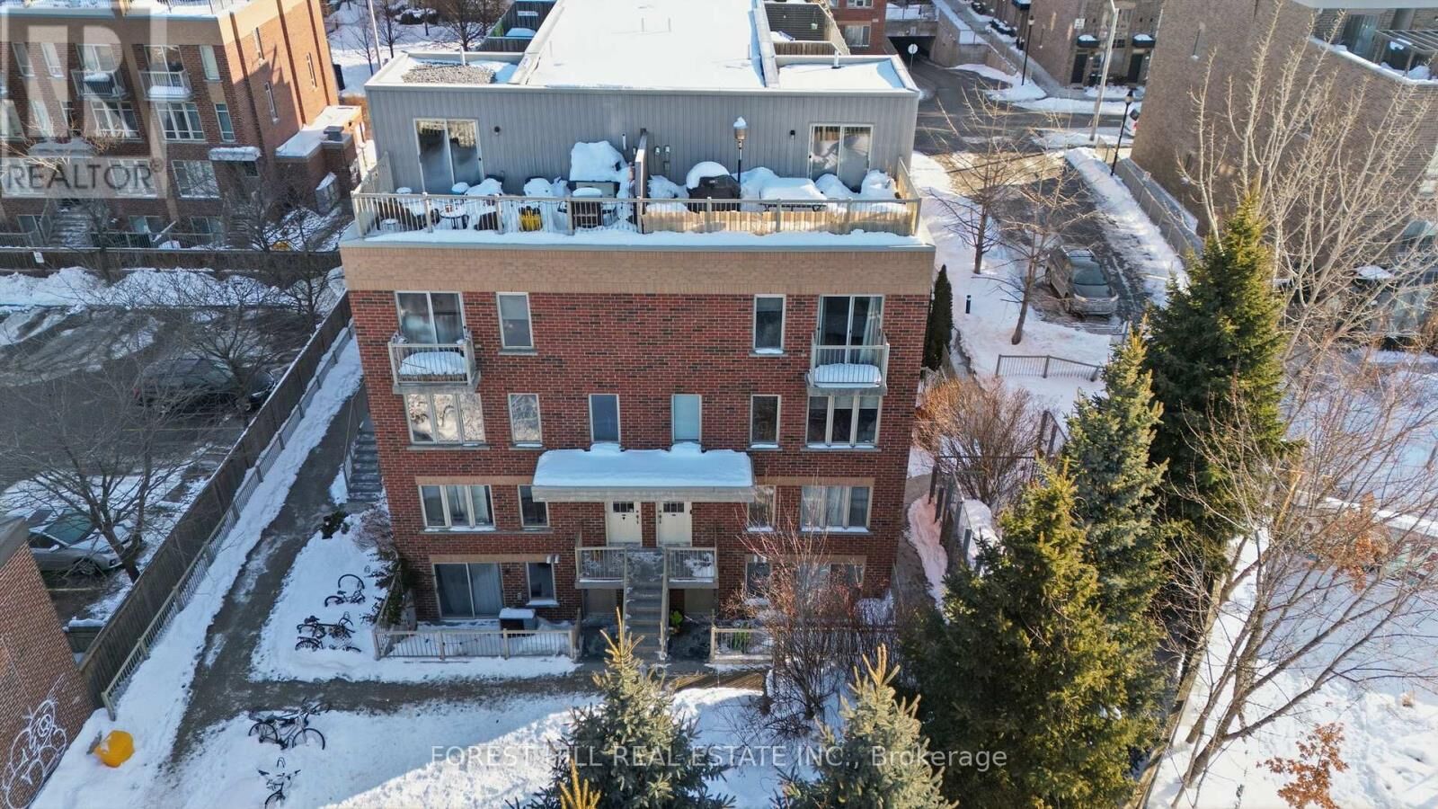 Property Photo:  20 Elsie Lane 220  ON M6P 3N9 