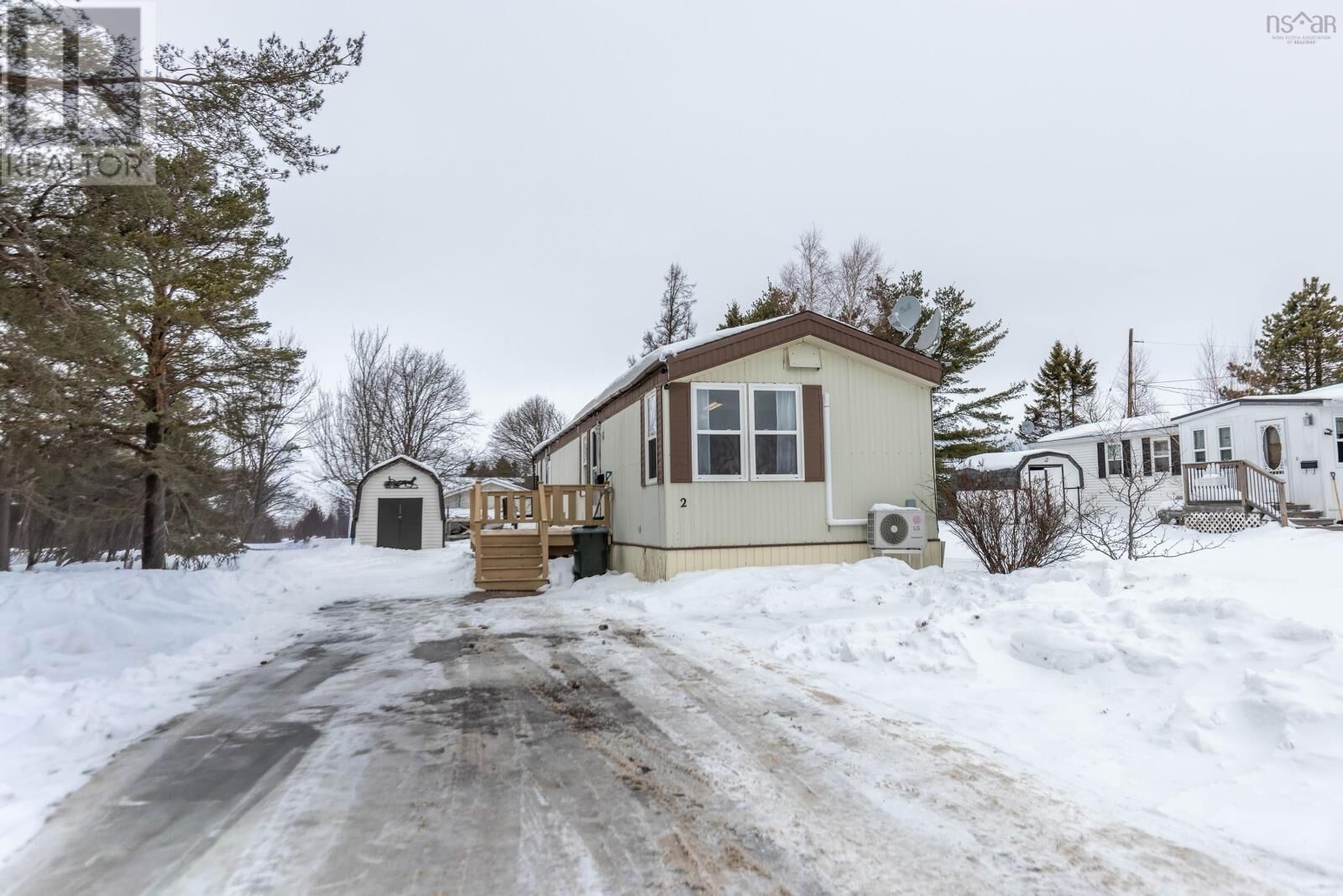 Photo de la propriété:  2 Costin Drive  NS B4H 4B6 