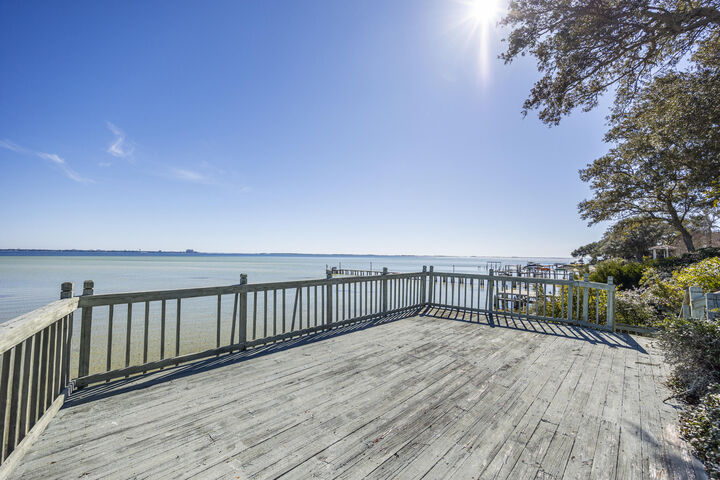 Property Photo:  815 Choctaw Lane  FL 32579 