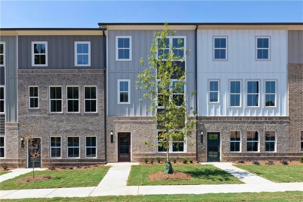 Property Photo: 2923 Beaconwood Court GA 30043