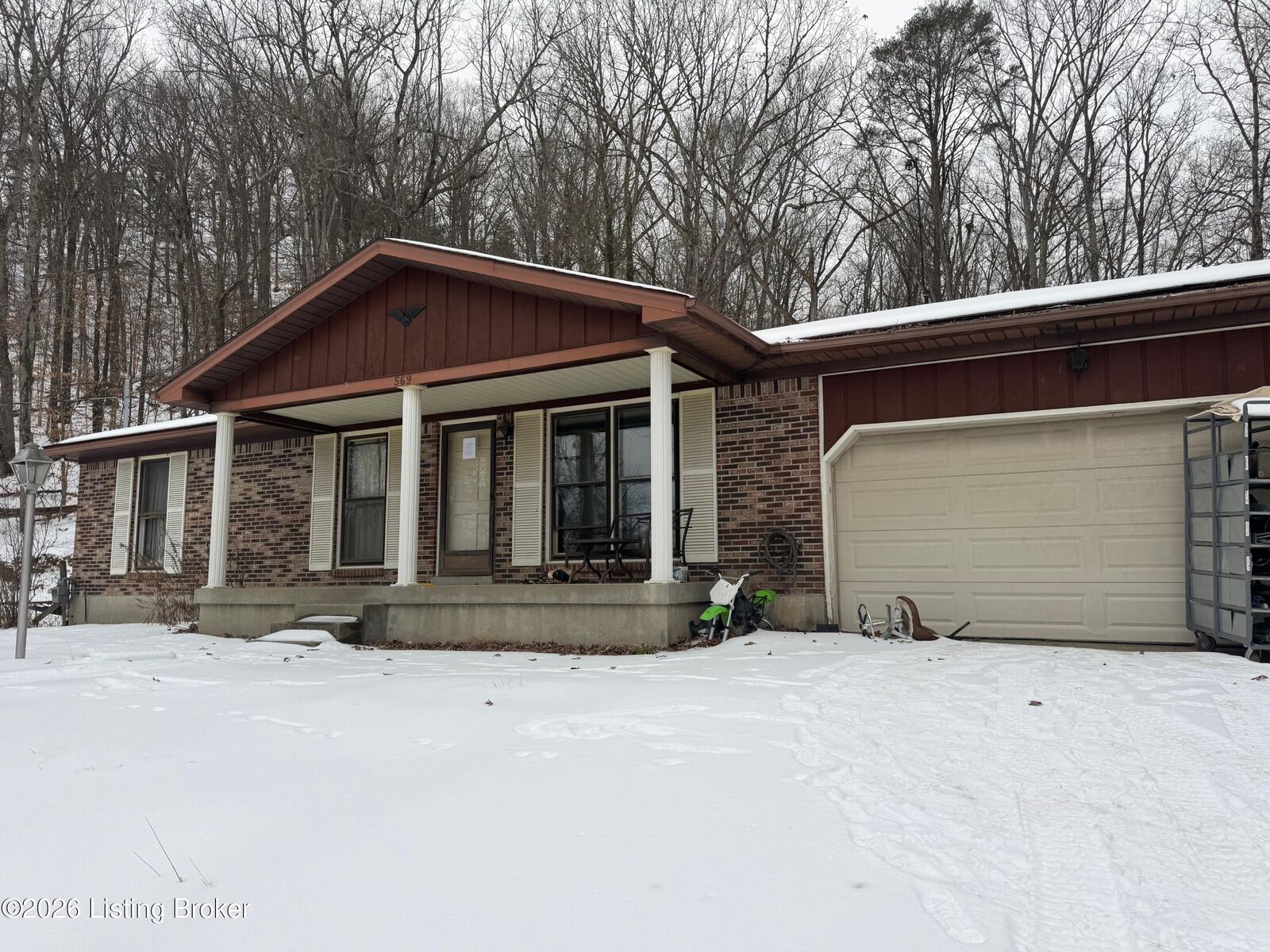 Property Photo:  569 Castleman Branch Rd  KY 40165 