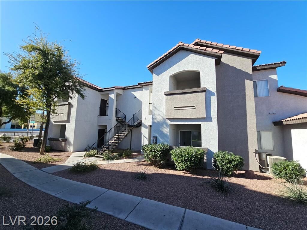 Property Photo: 2615 West Gary Avenue 2036 NV 89123