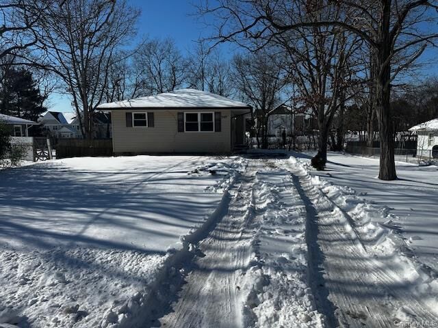 Property Photo:  542 Post Avenue  NY 11713 