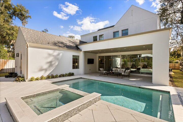 Property Photo: 151 Oakwood Way FL 32789