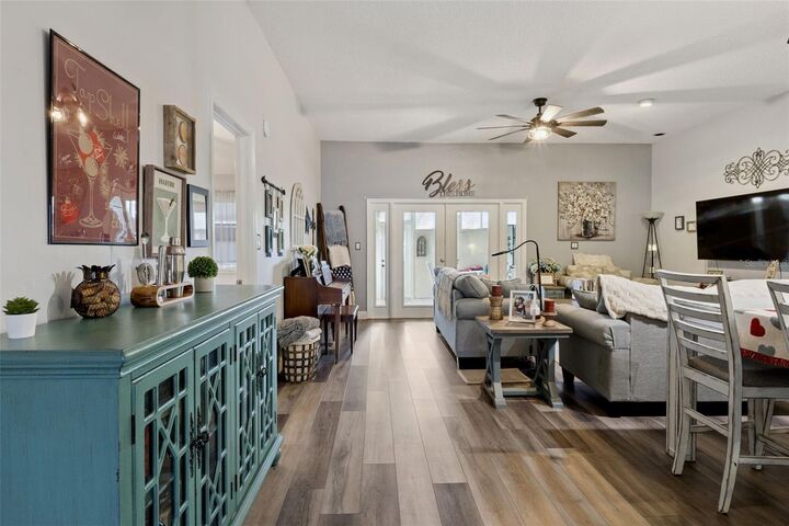 Property Photo:  916 Belle Oak Drive  FL 34748 