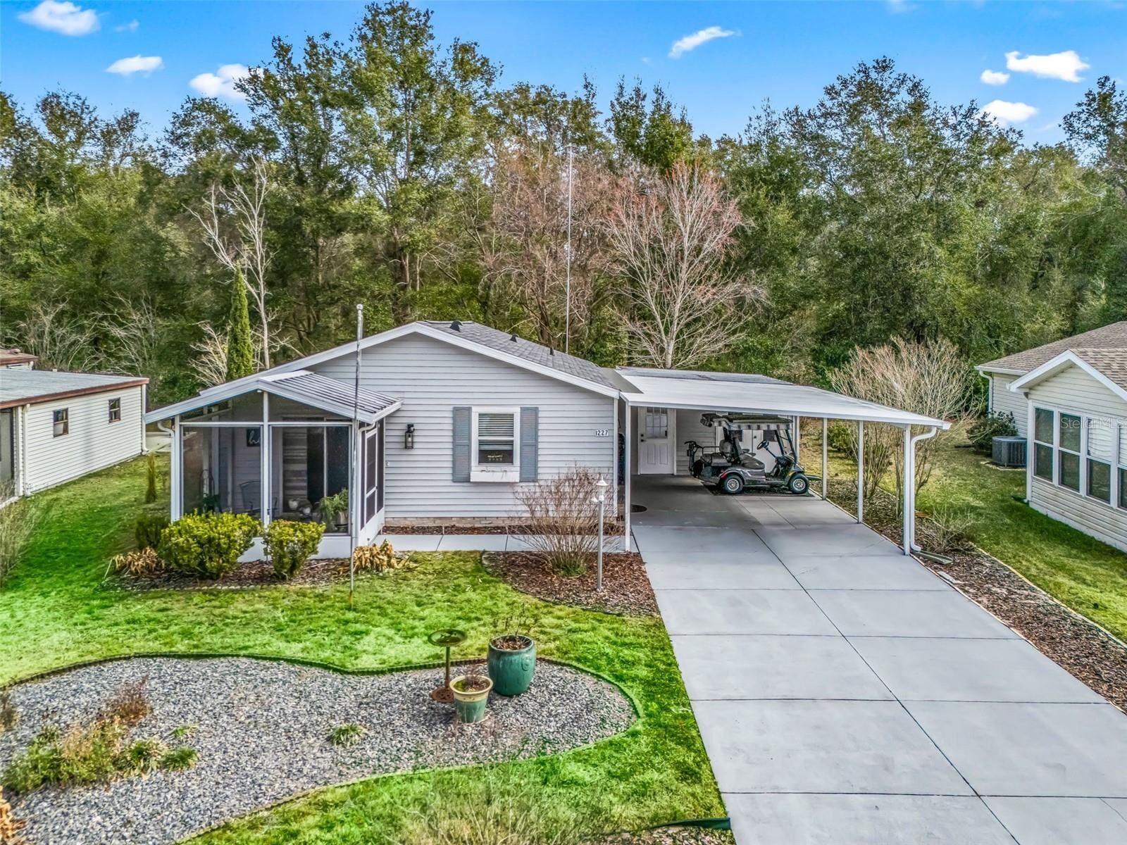 Property Photo:  1227 E Schwartz Boulevard  FL 32159 