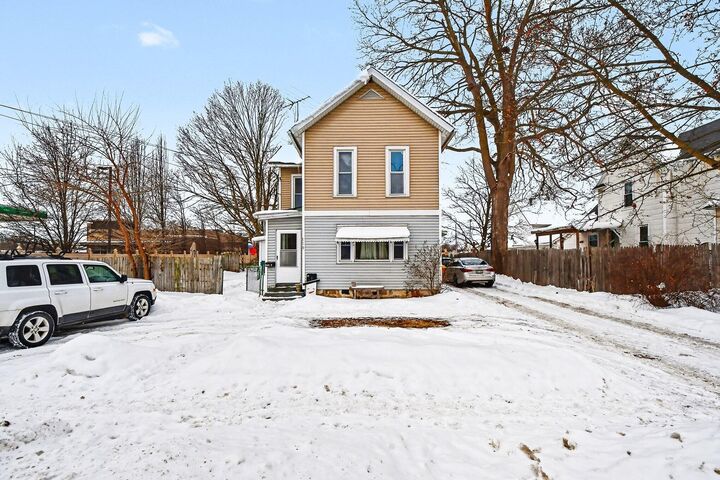 Property Photo:  118 N Hudson Street SE  MI 49331 