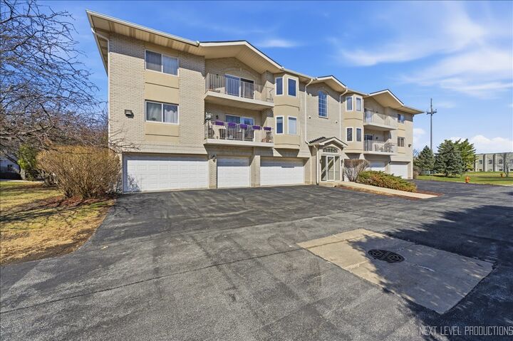 Property Photo:  927 Elderberry Circle 103  IL 60563 