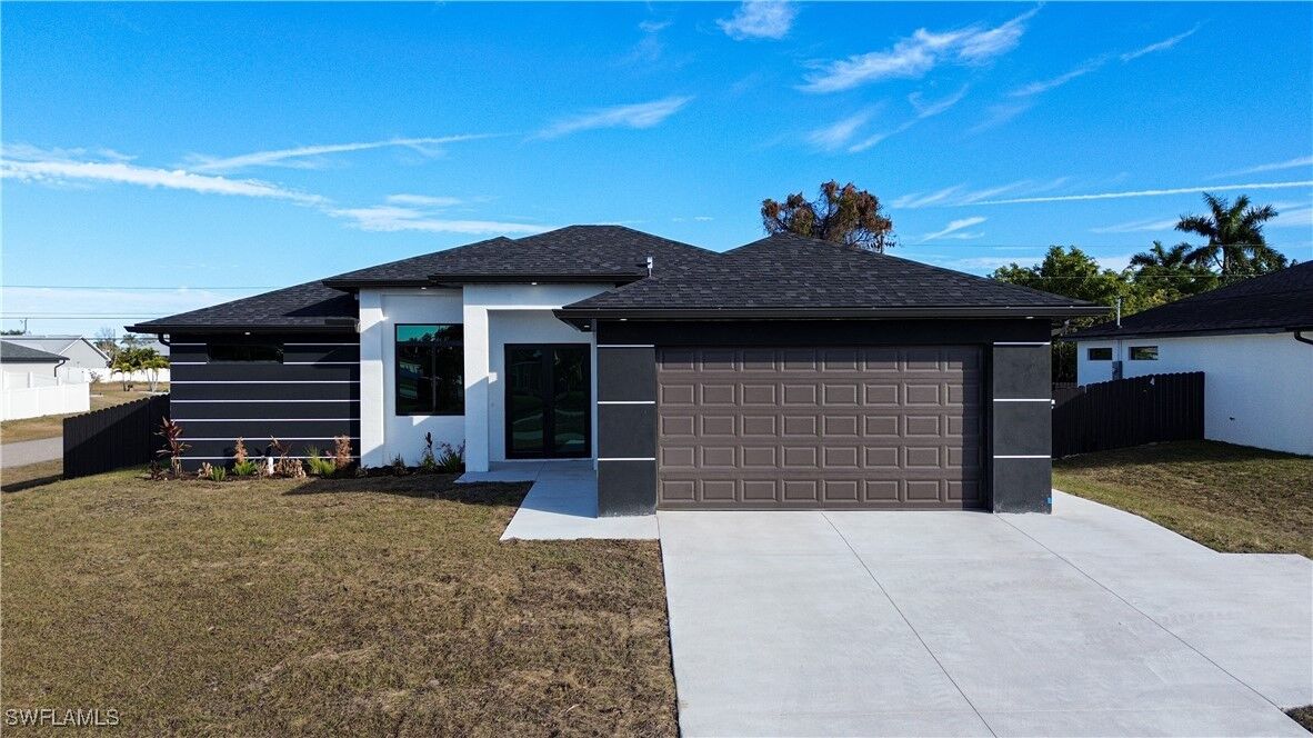 Property Photo:  401 Kismet Parkway E  FL 33909 