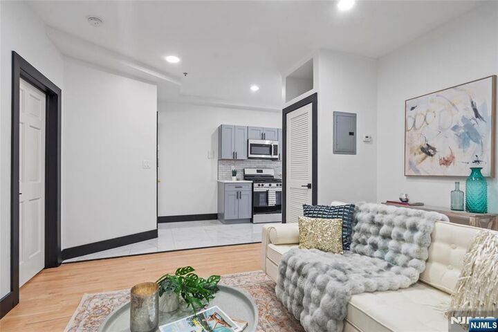 Property Photo:  391 Central Avenue 1  NJ 07307 