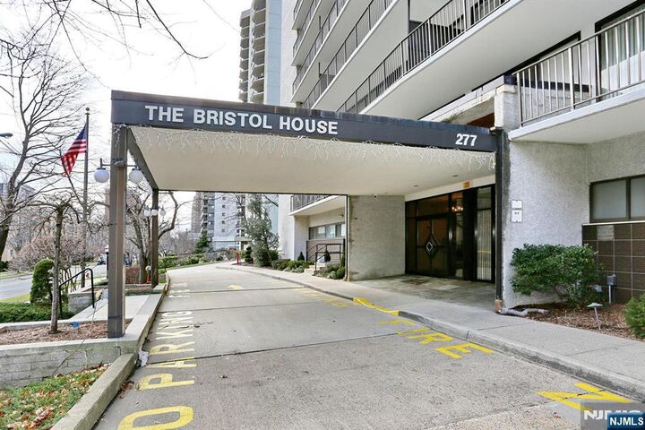 Property Photo:  277 Prospect Avenue 18H  NJ 07601 