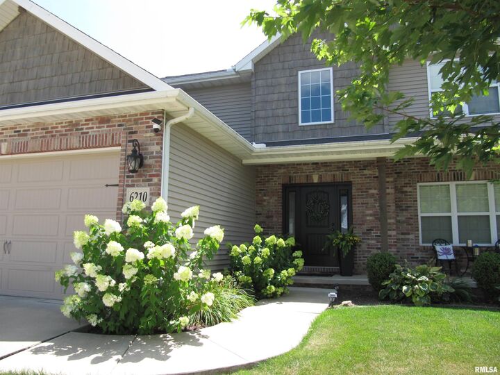 Property Photo:  6210 W Clairemont Court  IL 61528 