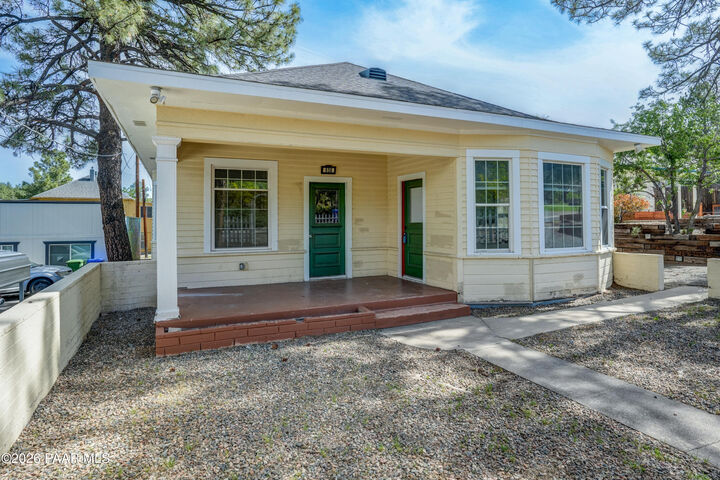 Property Photo: 658 W Gurley Street 1-4 AZ 86305