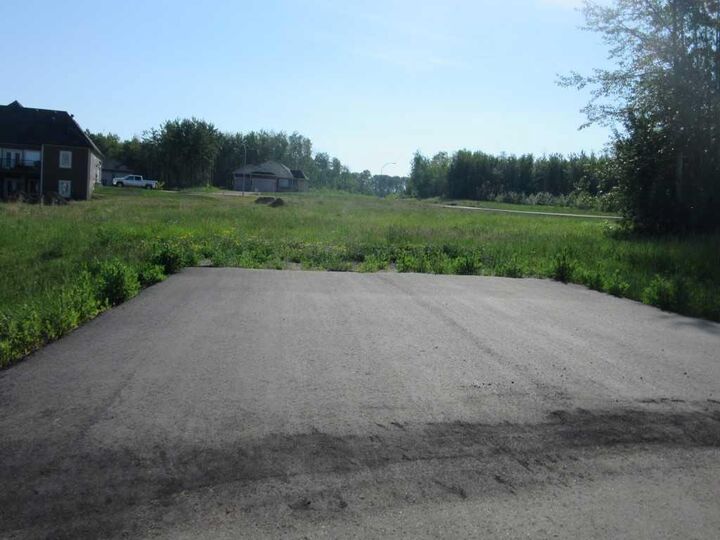 Property Photo: 13348 672A Township 110 AB T0A 2C0