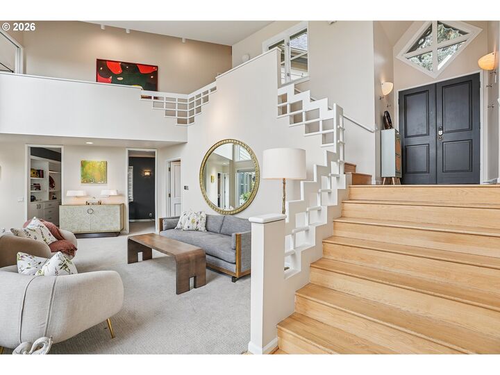 Property Photo:  1716 SW High St  OR 97201 