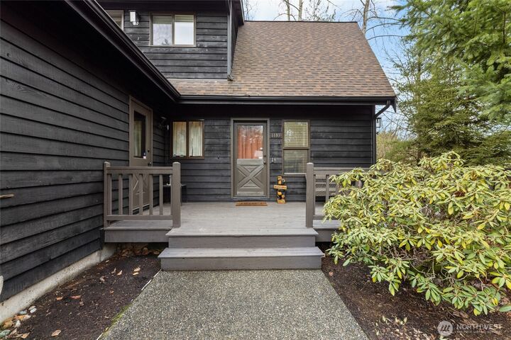 Property Photo: 1110 15th Avenue SW WA 98371