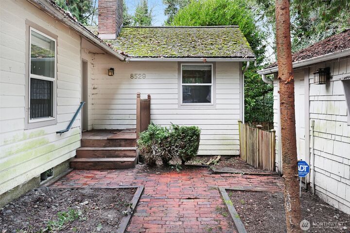 Property Photo:  8529  29th Avenue NW  WA 98117 
