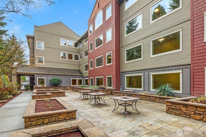 Property Photo: 6800 132nd Place SE E207 WA 98059