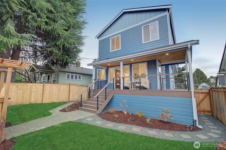 Property Photo:  7008  Linden Avenue N  WA 98103 