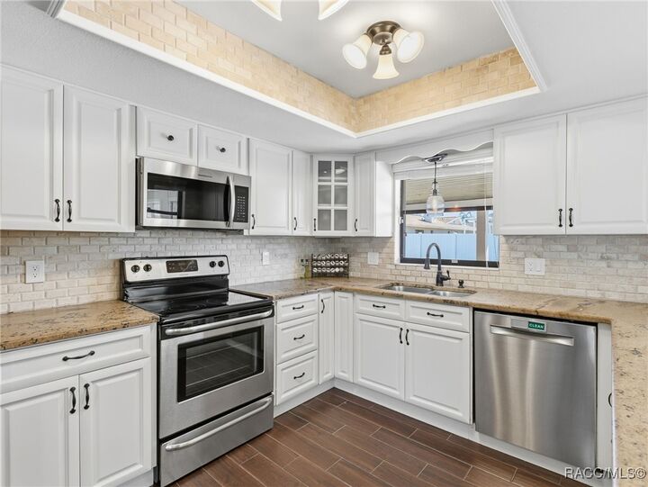 Property Photo:  9429 Laura Anne Drive  FL 33776 