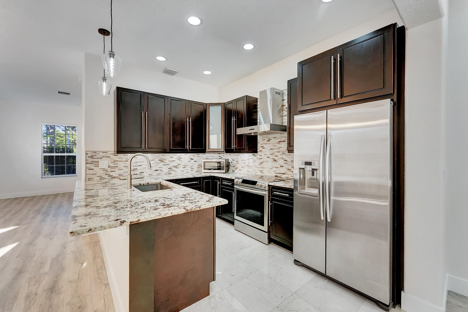 Property Photo: 406 NW 25th Avenue FL 33426