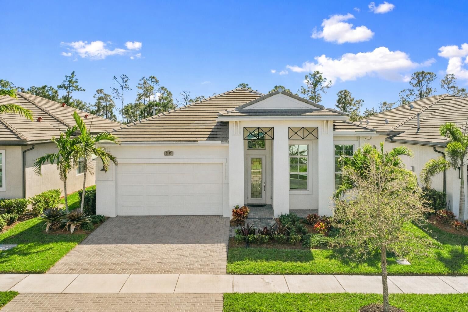 Property Photo:  2125 SE Mosaic Boulevard  FL 34984 