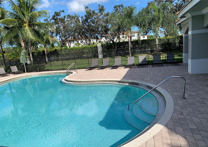 Property Photo:  9139 Citrus Isle Lane  FL 33467 