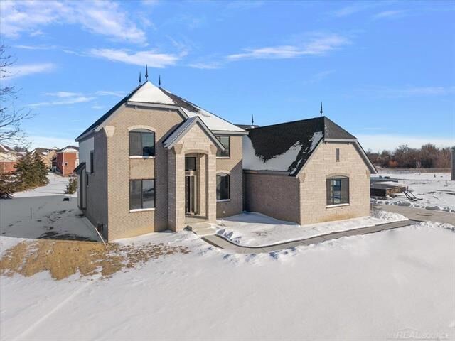 Property Photo:  42528 Saddle Lane  MI 48314 