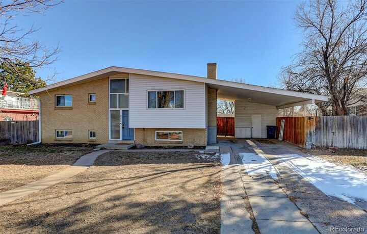 Property Photo:  490 Quentin Street  CO 80011 