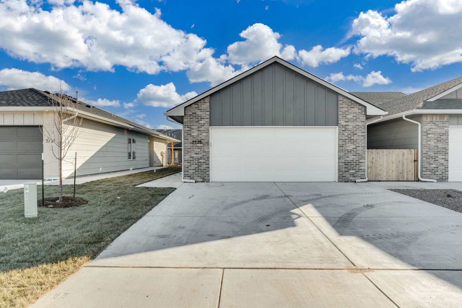Property Photo:  3867 W Longleaf St  KS 67205 