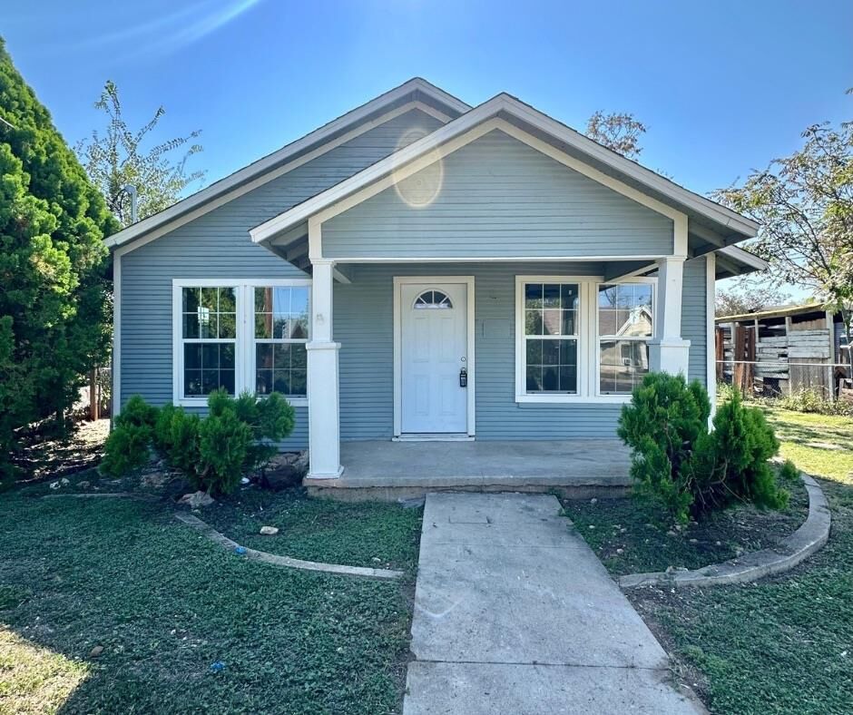 Property Photo:  85 E 22nd St  TX 76903 
