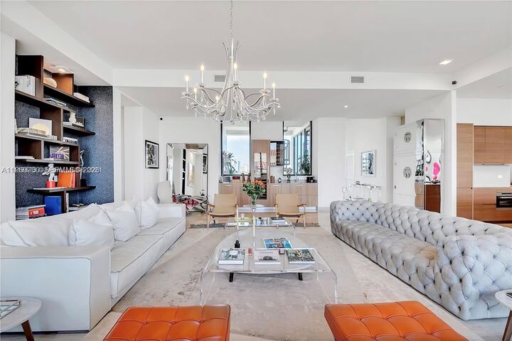Property Photo:  3581 E Glencoe St 605  FL 33133 