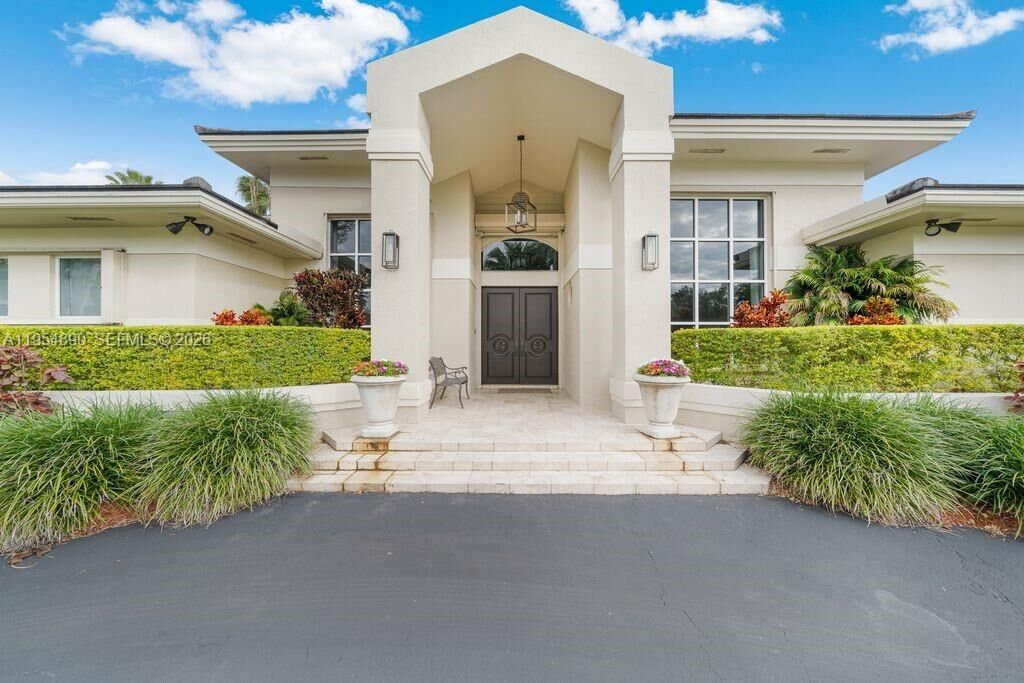 Property Photo:  10521 SW 123rd St  FL 33176 