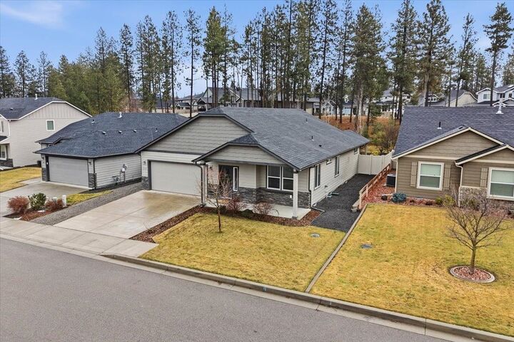 Property Photo:  815 W Siena Peak Dr Dr  WA 99224 