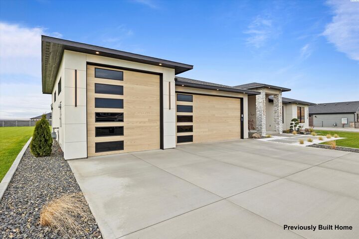 Property Photo:  12407 Furlong Ln  WA 99338 