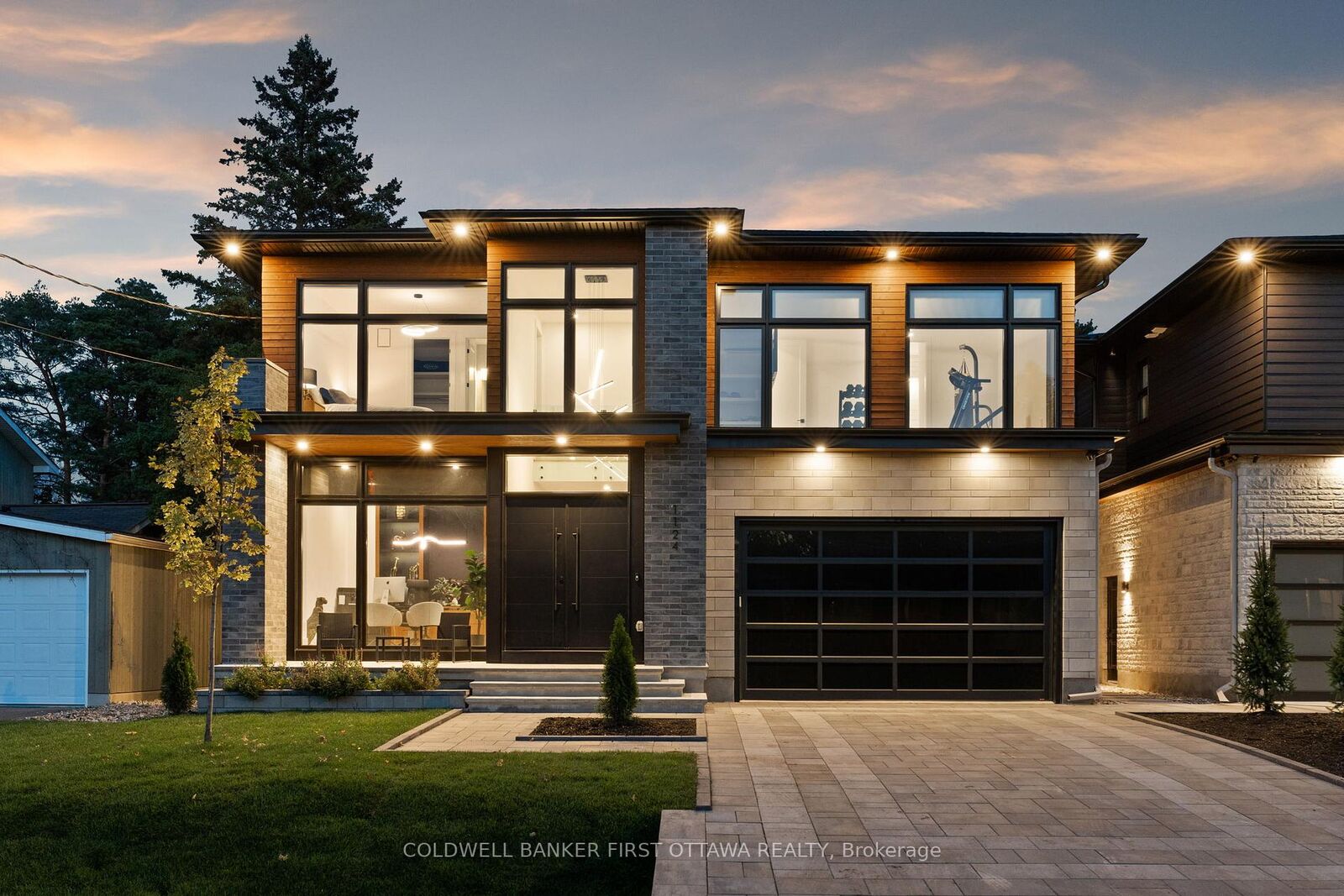 Property Photo:  1124 Normandy Crescent  ON K2E 5A4 