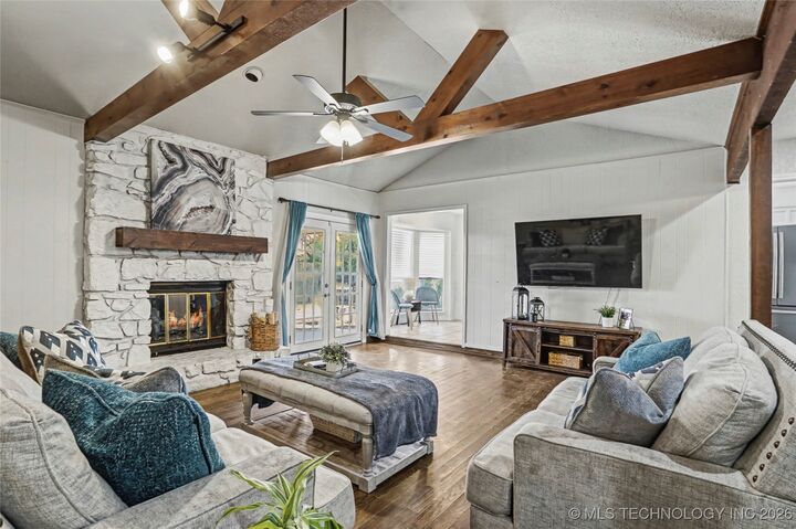 Property Photo:  8319 E 107th Place S  OK 74133 