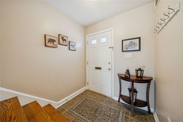 Property Photo:  117 Community Ct  PA 15205 