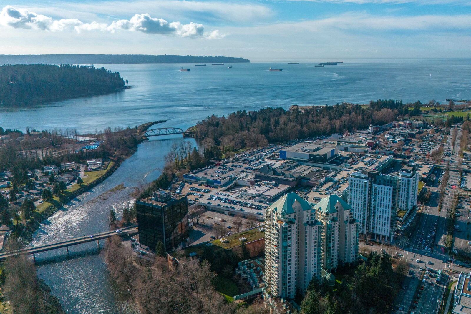 Property Photo: 338 Taylor Way 15B BC V7T 2Y1