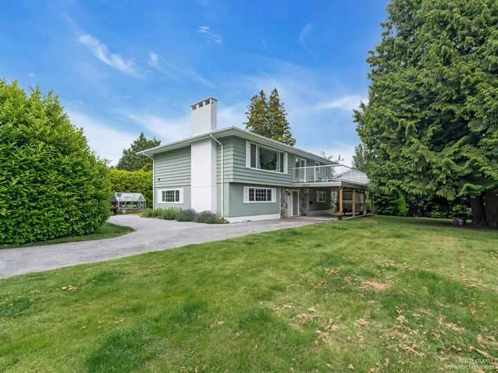 4865 11A Avenue — photo 1