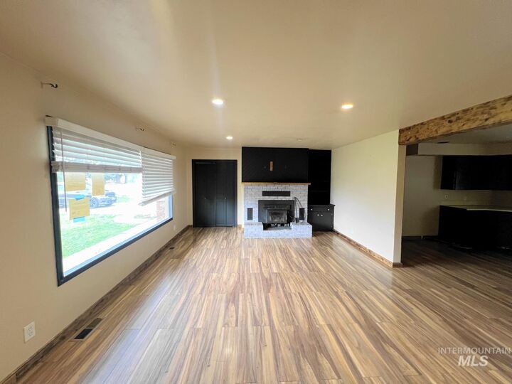 Property Photo:  603 Maple Street  ID 83543 