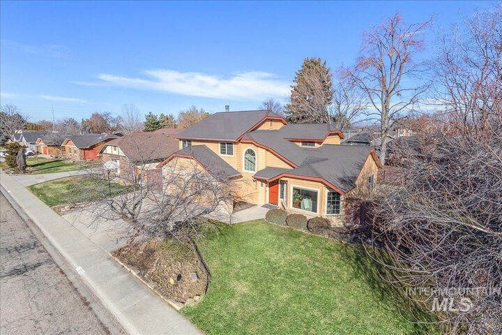 Property Photo:  8772 W Brookview Dr  ID 83709 