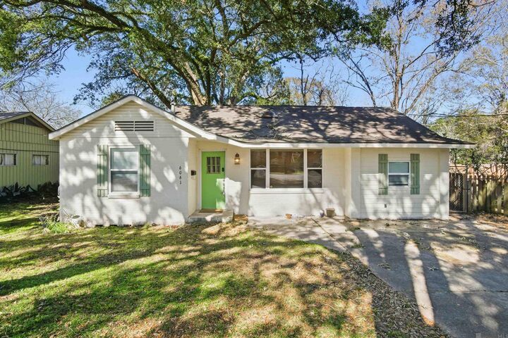 Property Photo:  6061 Evans St  LA 70806 