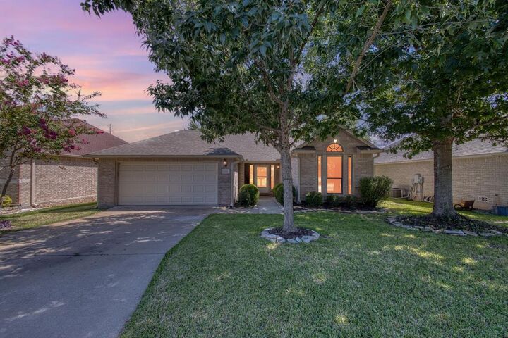 Property Photo:  323 Chase Oaks Place  TX 78624 