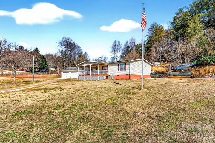 Property Photo:  60 Buttercup Lane  NC 28752 