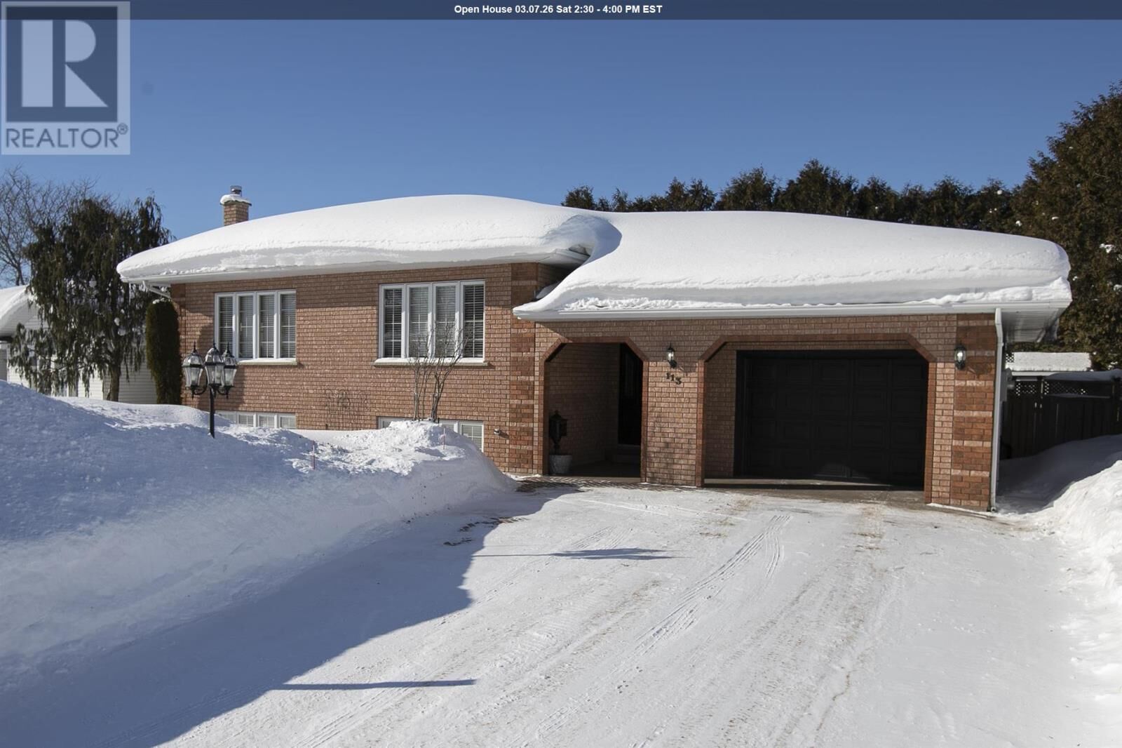 Property Photo:  113 Bitonti Cres  ON P6C 6B6 